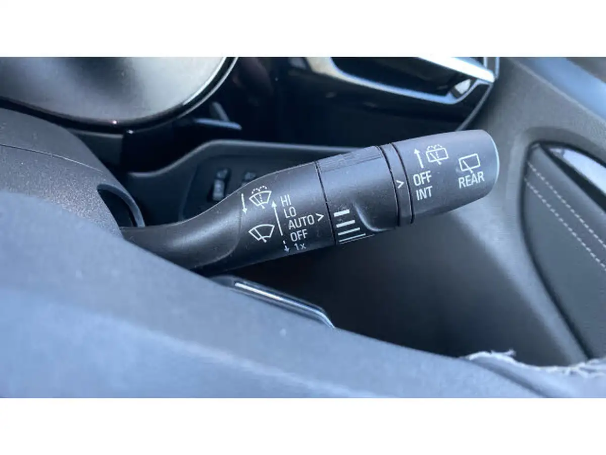 2021-vauxhall-corsa-12i-elite-big-38