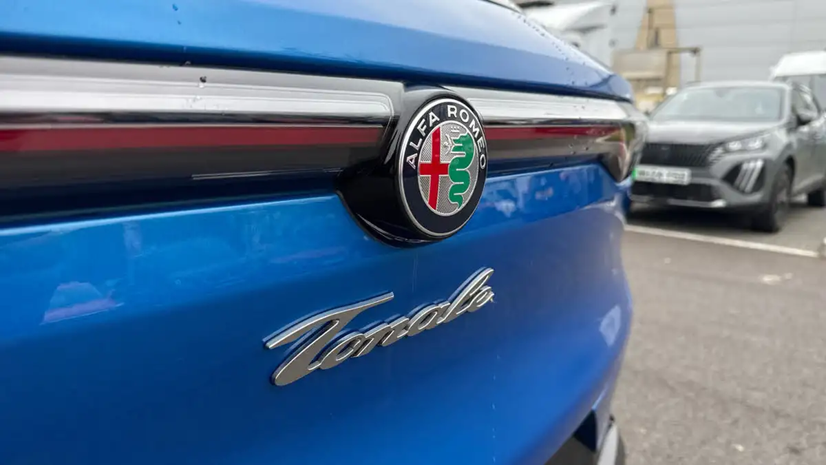 2023-alfa-romeo-tonale-13-veloce-big-25