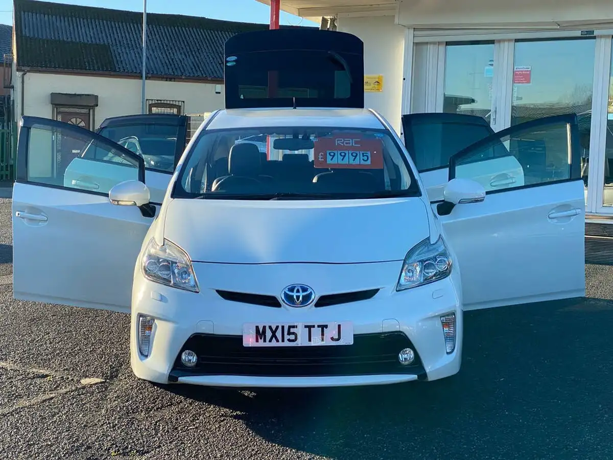 2015-toyota-prius-18-t-spirit-big-17
