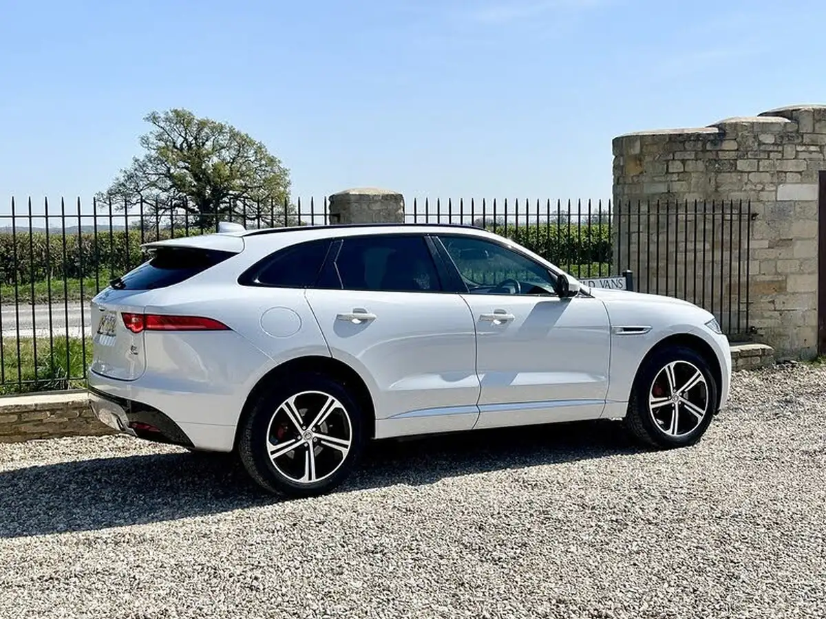 2017-jaguar-f-pace-30td-s-big-18