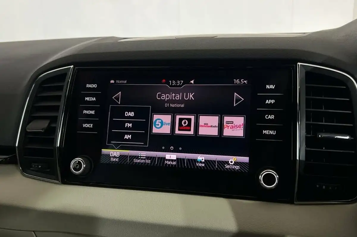 2018-skoda-karoq-20tdi-scr-se-l-big-14