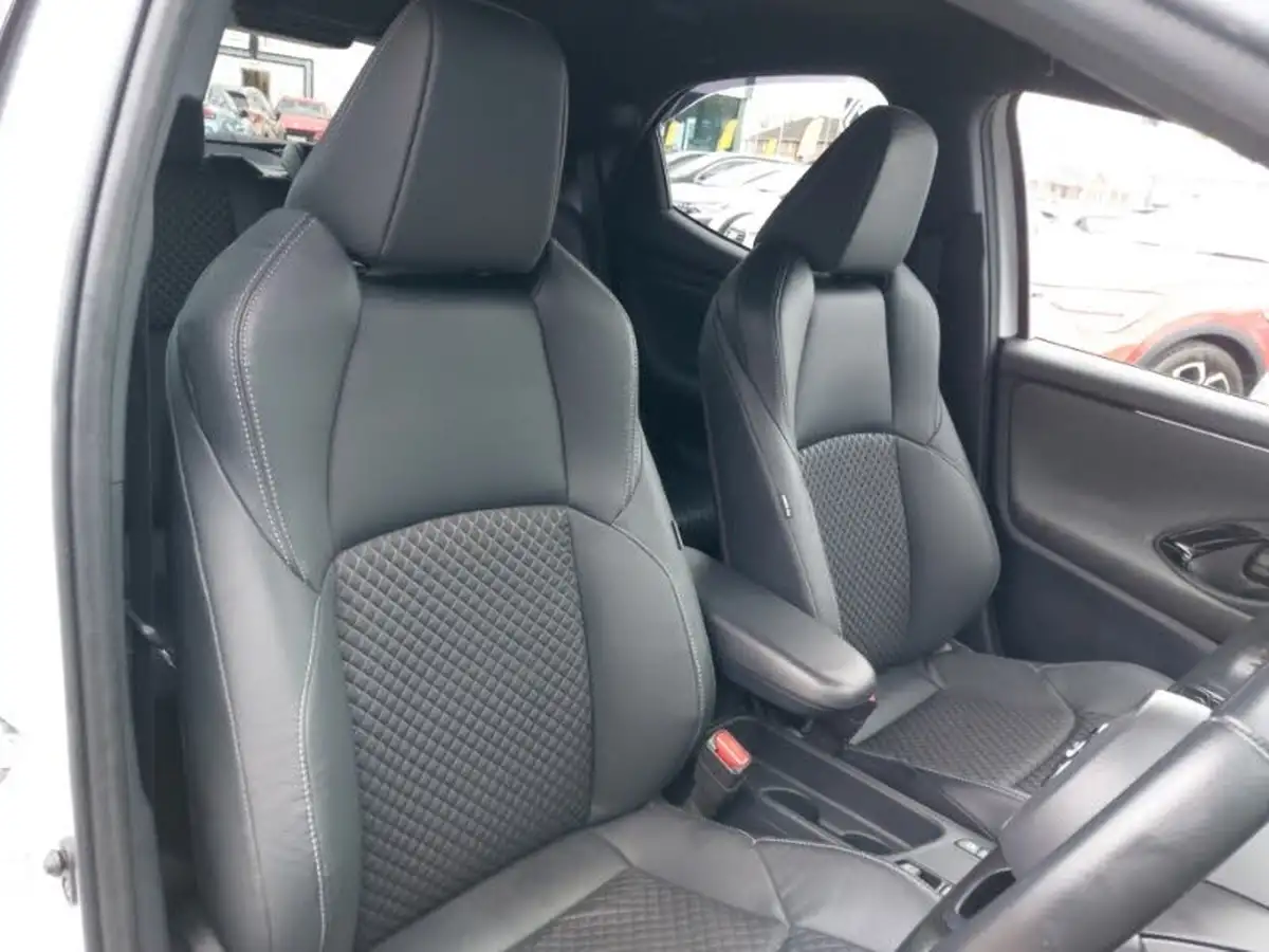 2022-toyota-yaris-15-vvt-i-dynamic-big-9