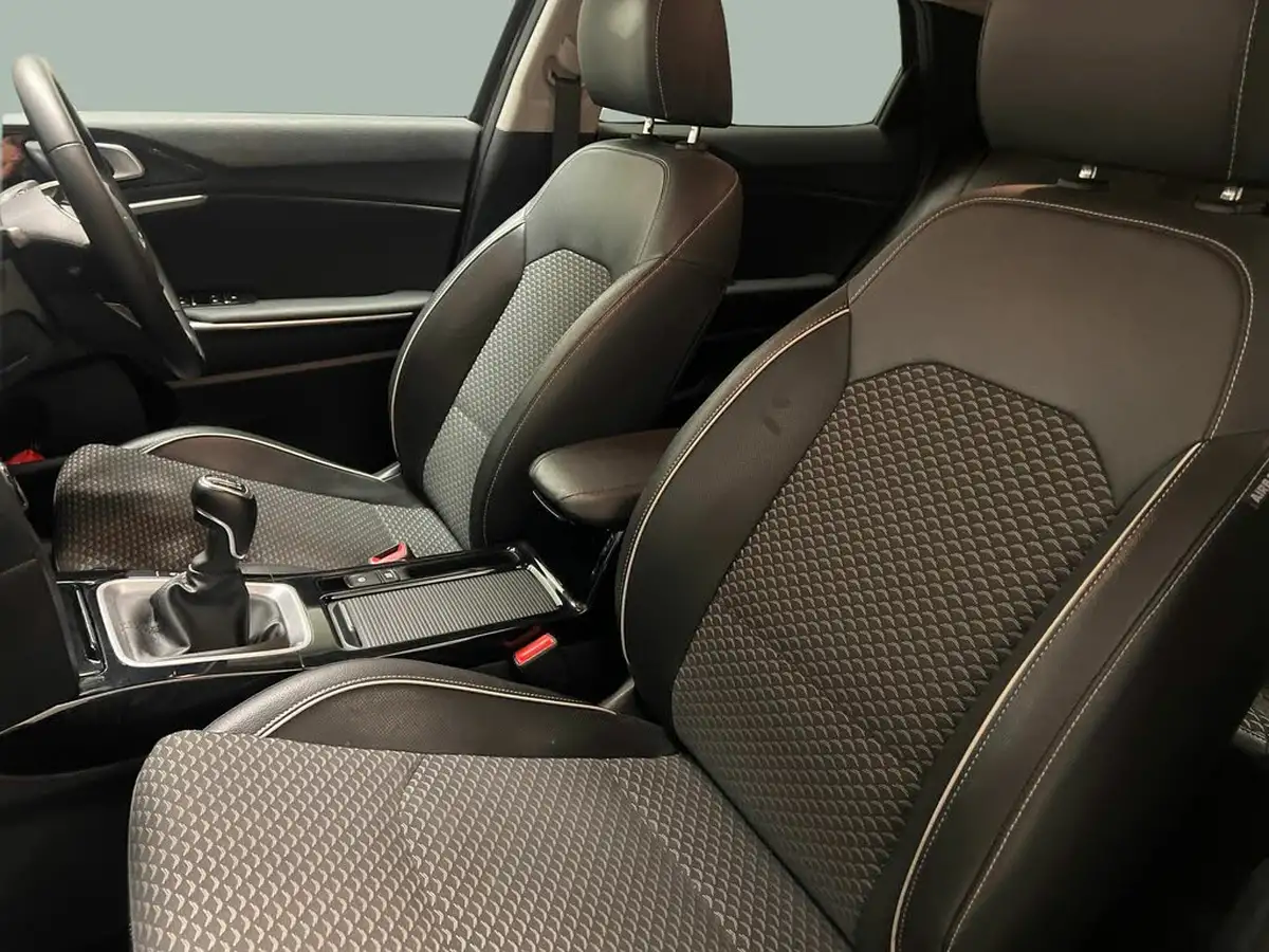 2022-kia-xceed-15-t-gdi-3-big-13