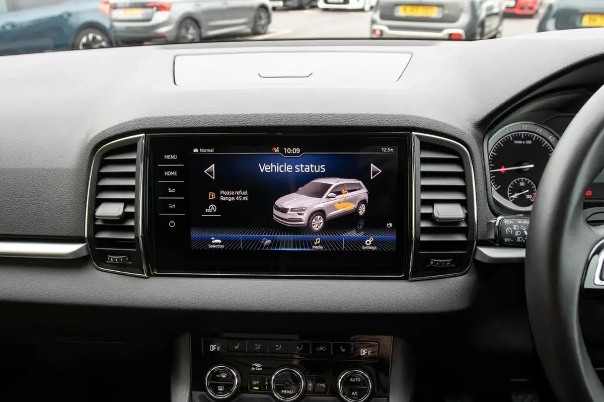 2019-skoda-karoq-20tdi-edition-150ps-4x4-big-25