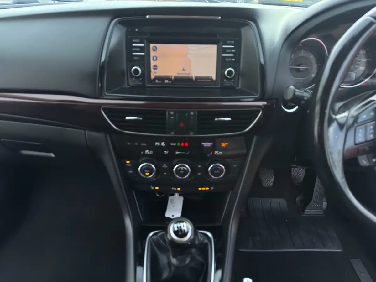 2015-mazda-mazda6-22td-sport-nav-175ps-tourer-5d-big-9