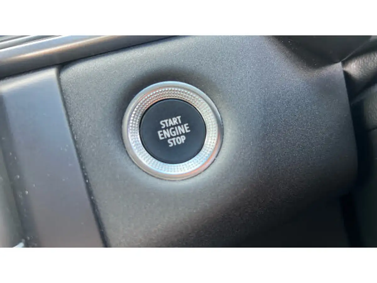 2021-renault-captur-10-tce-play-100bhp-big-24