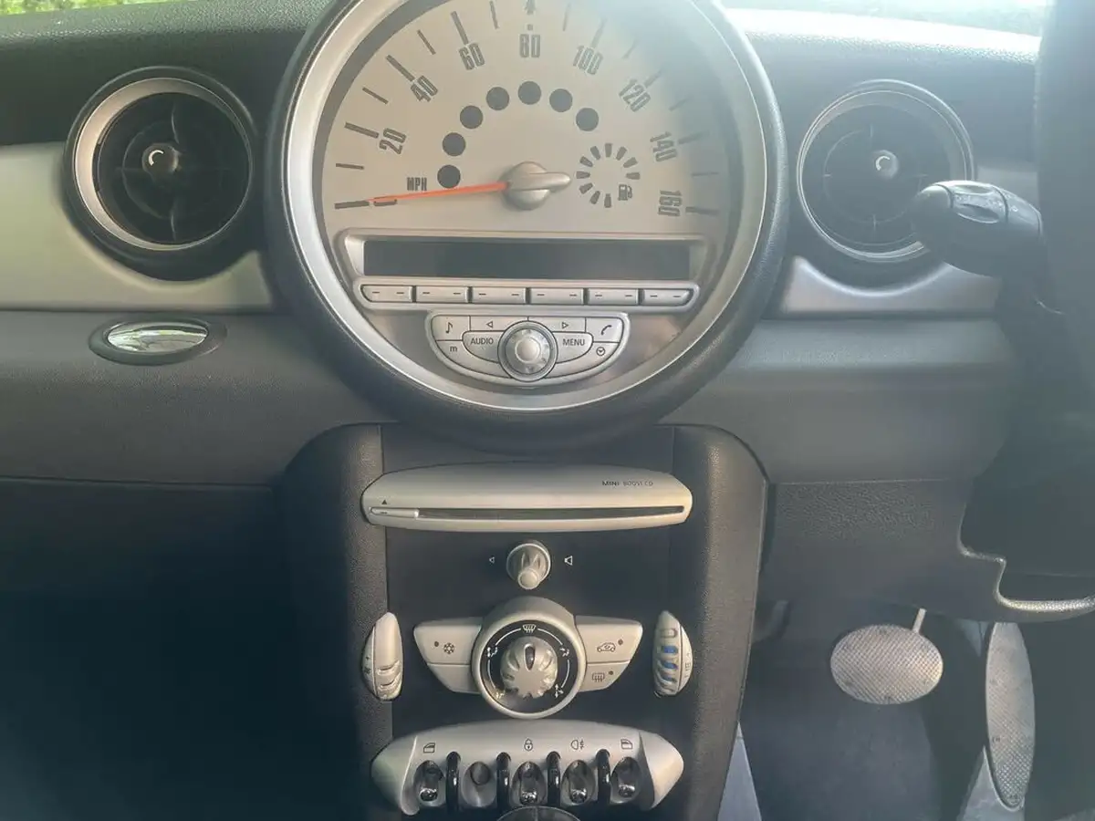2009-mini-cooper-14-one-95bhp-auto-big-3