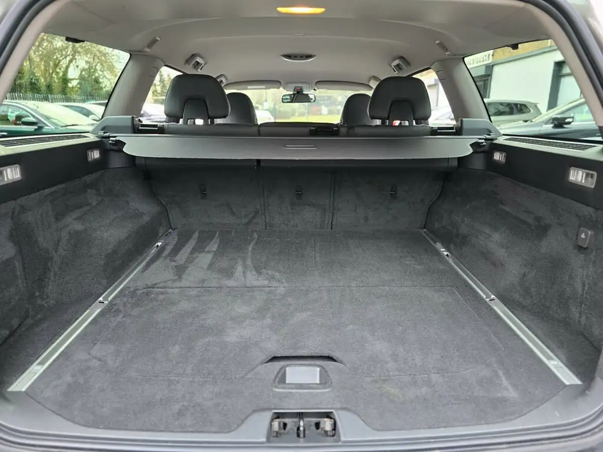 2011-volvo-xc70-30-t6-se-big-43