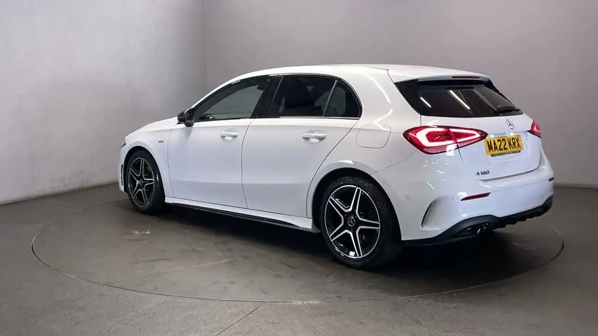 2022-mercedes-benz-a-class-13-a180-amg-line-executive-edition-hatchback-5d-7g-dct-big-5