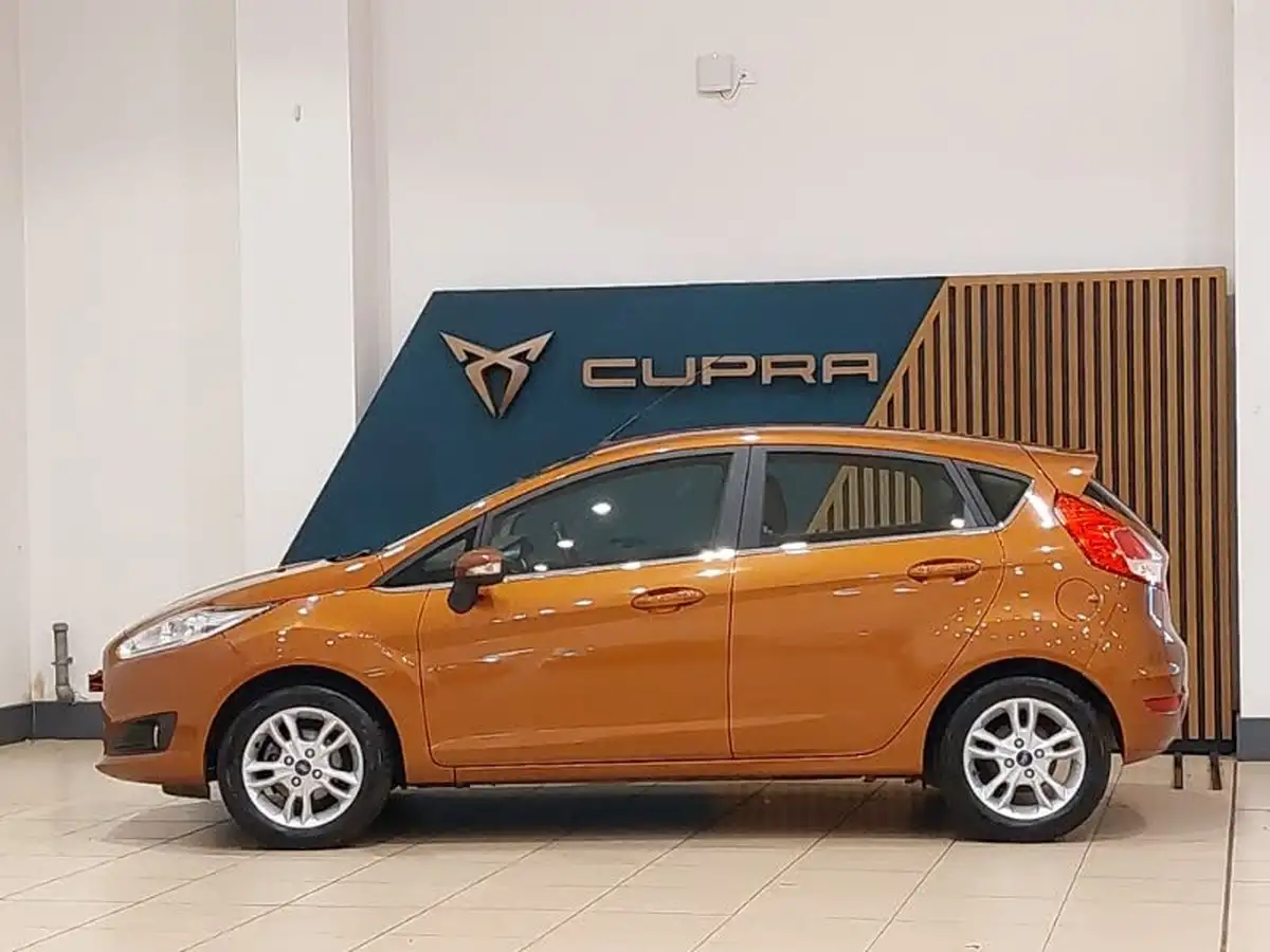 2015-ford-fiesta-125-zetec-5d-big-3
