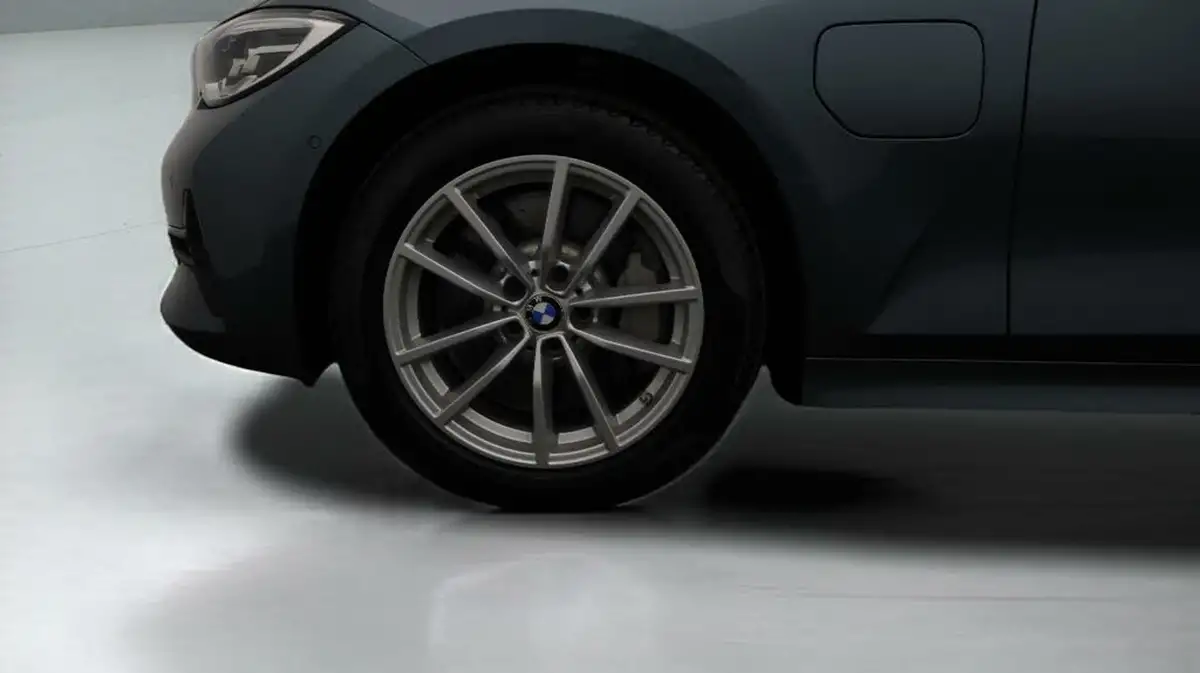 2019-bmw-3-series-20-330e-se-pro-big-17