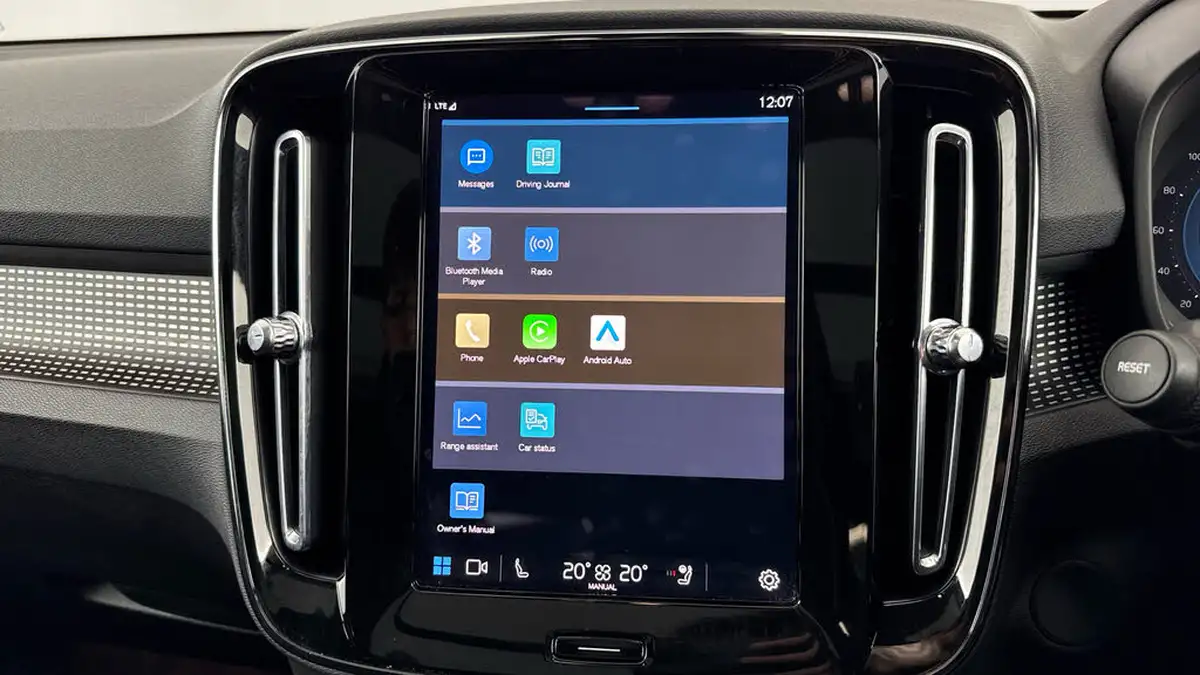 2022-volvo-c40-e-twin-recharge-pro-big-17
