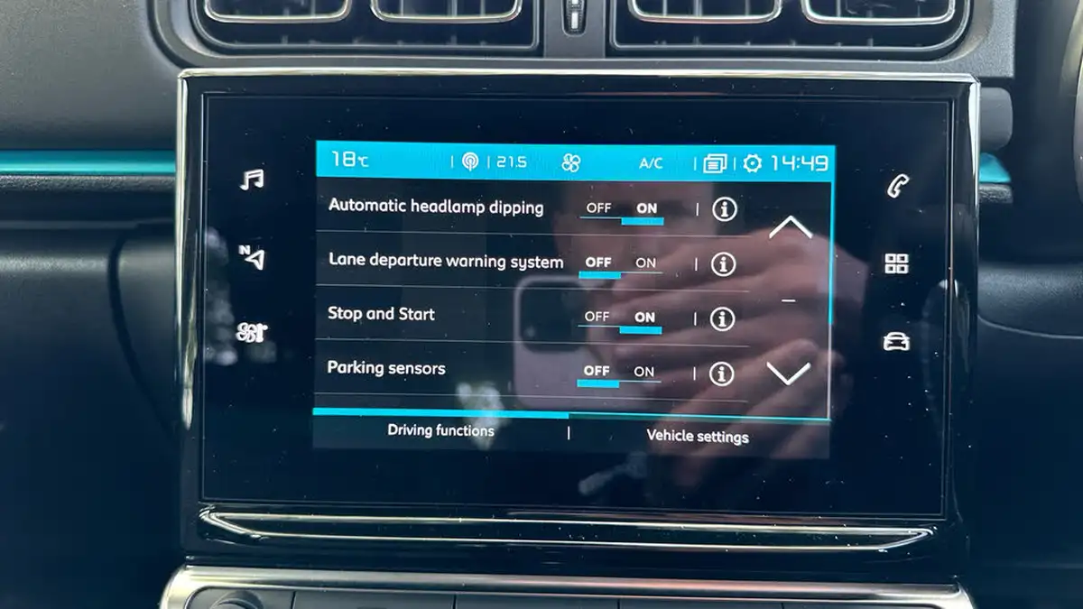2022-citroen-c3-12-puretech-shine-plus-110ps-ss-eat6-big-29