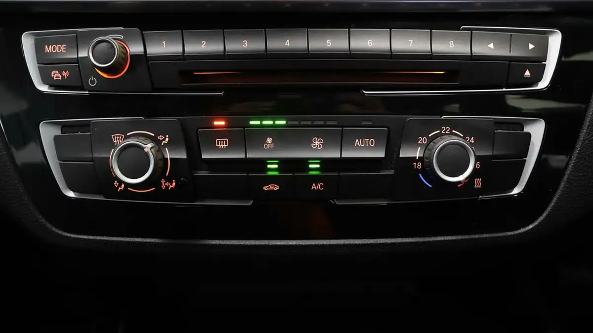 2018-bmw-1-series-15-118i-m-sport-3d-big-11