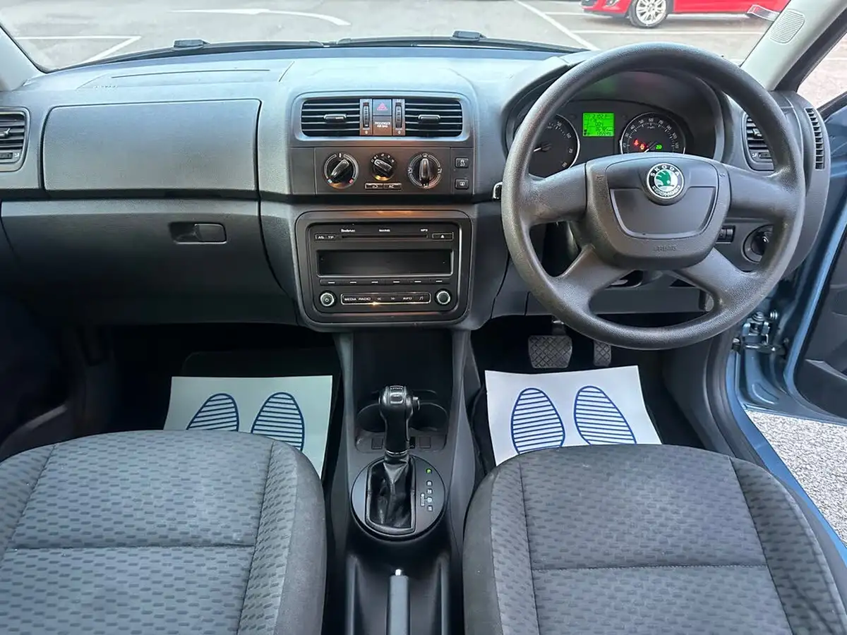 2011-skoda-fabia-12-se-105bhp-hatchback-1197cc-dsg-big-18
