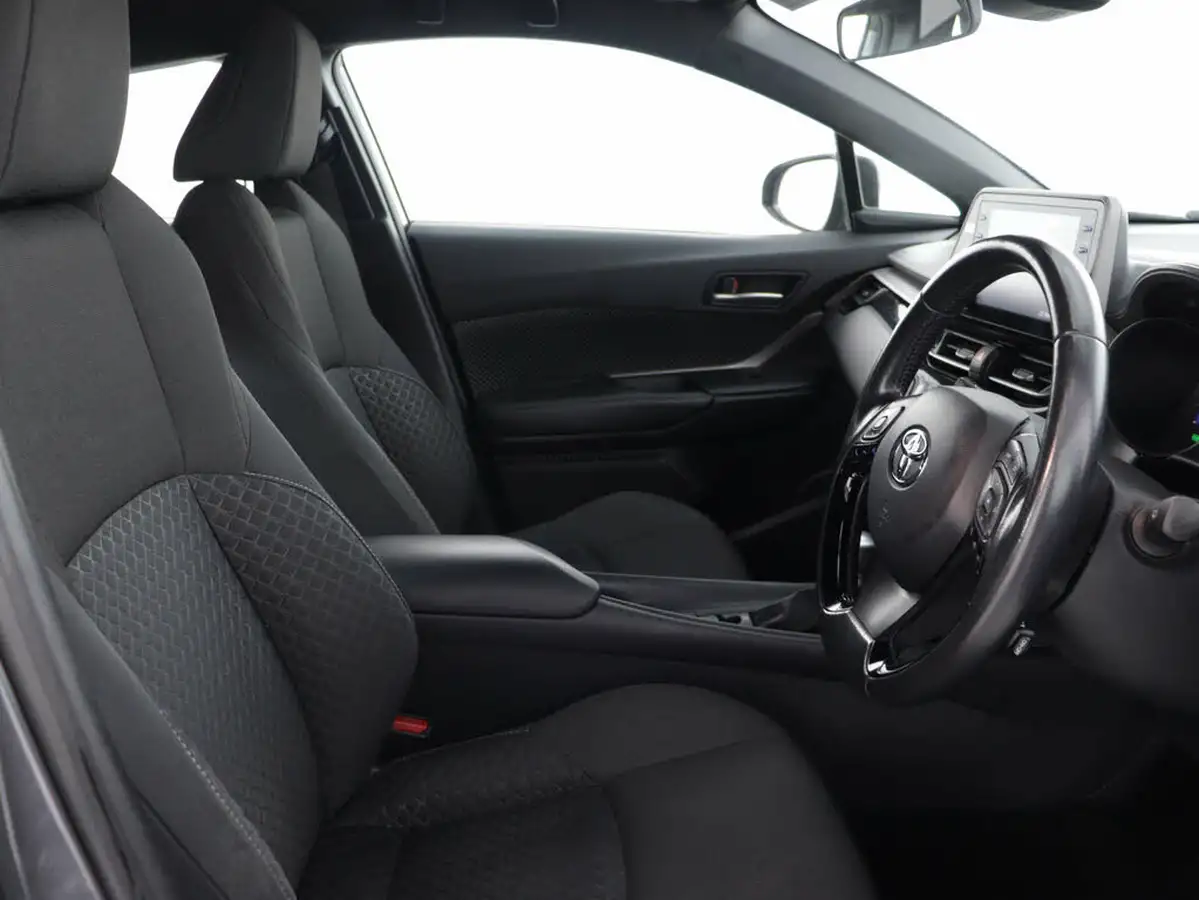 2022-toyota-c-hr-18-vvt-i-icon-big-30