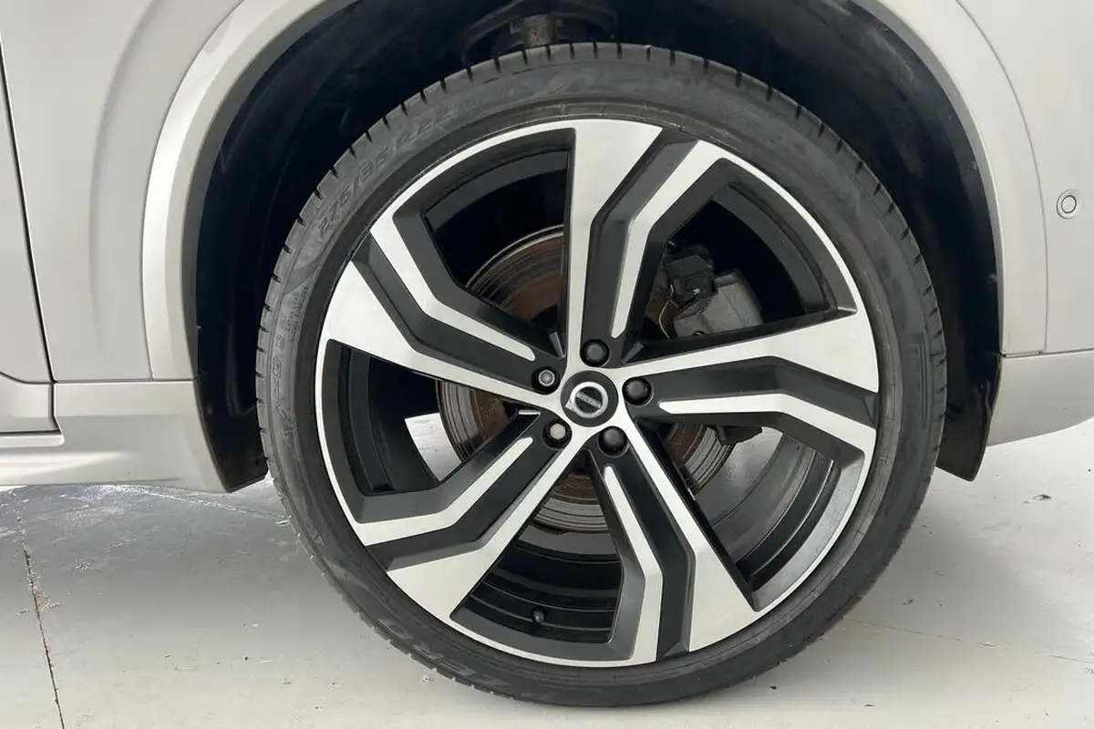 2024-volvo-xc90-20-t8-ultimate-dark-big-23