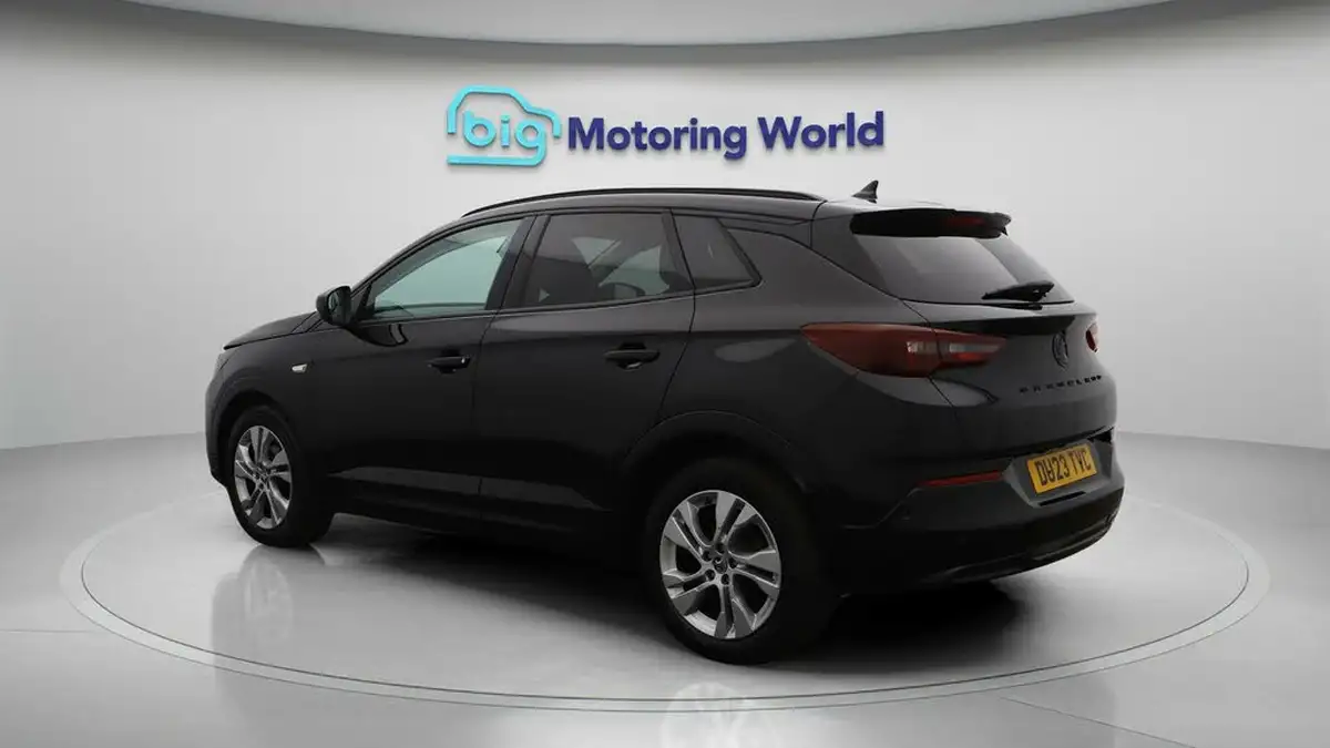 2023-vauxhall-grandland-12-gs-130ps-big-5