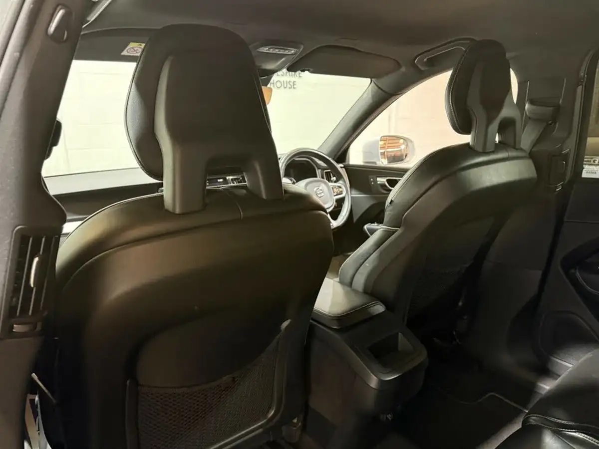 2018-volvo-xc60-20td-d4-r-design-4x4-big-43