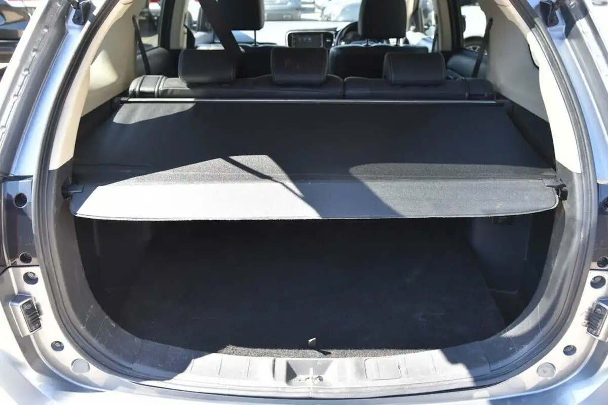 2018-mitsubishi-outlander-20-juro-phev-big-54
