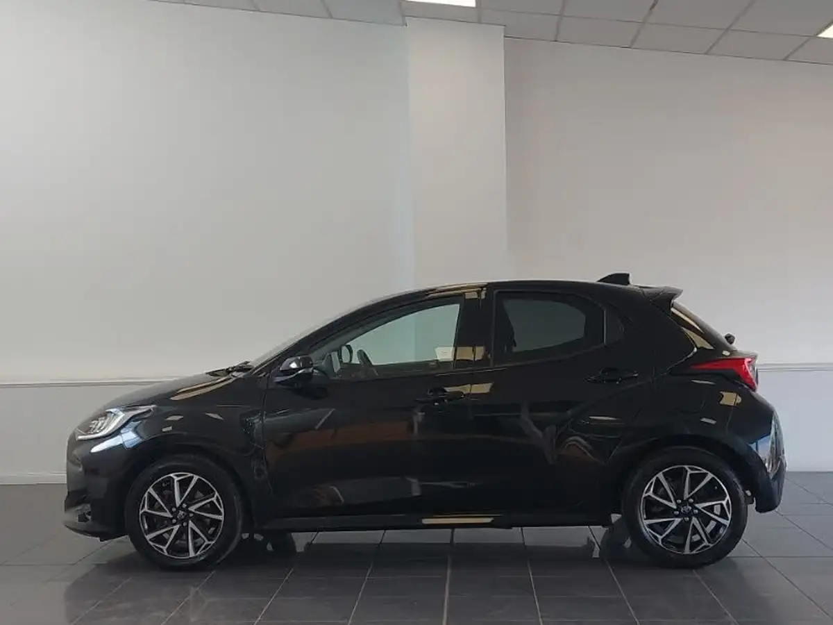 2022-toyota-yaris-15-vvt-i-design-big-3