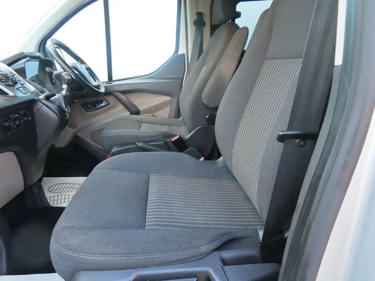 2017-ford-tourneo-custom-20tdci-310-l2-zetec-130ps-big-28