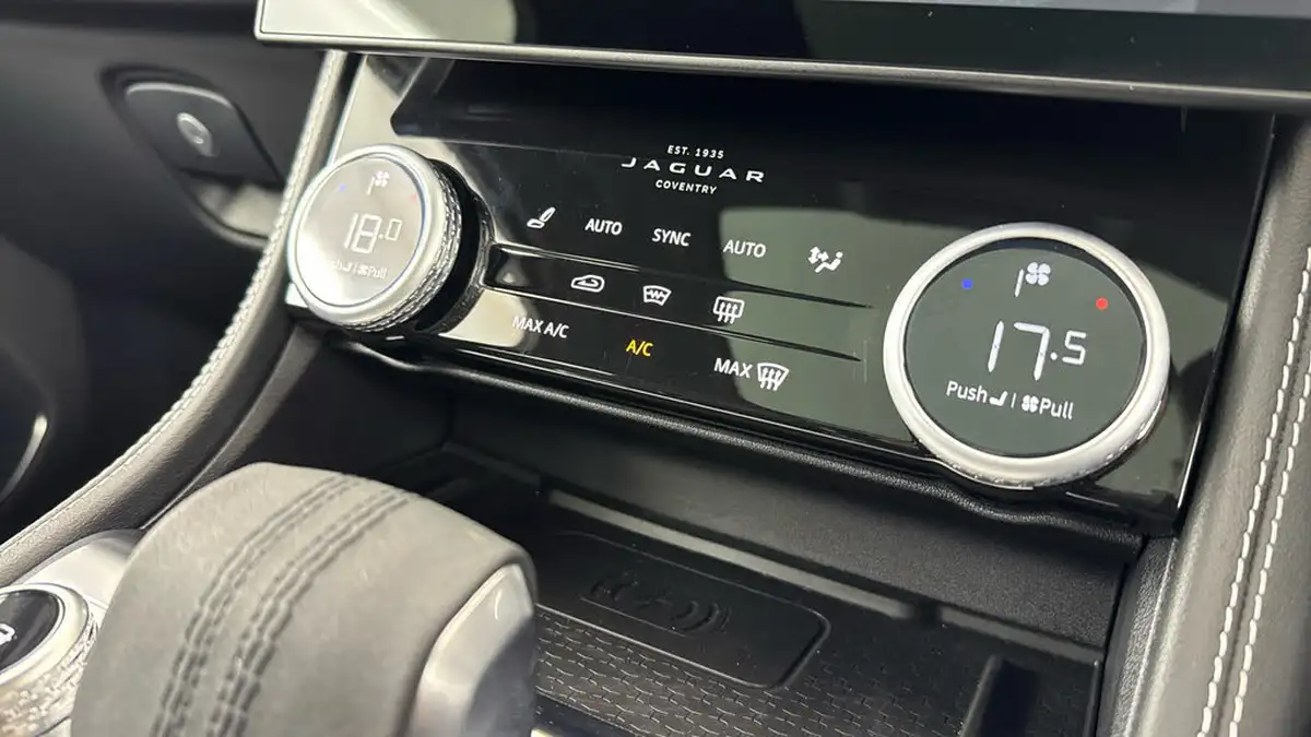 2024-jaguar-f-pace-20-d200-r-dynamic-se-black-90th-anniversary-edition-big-18