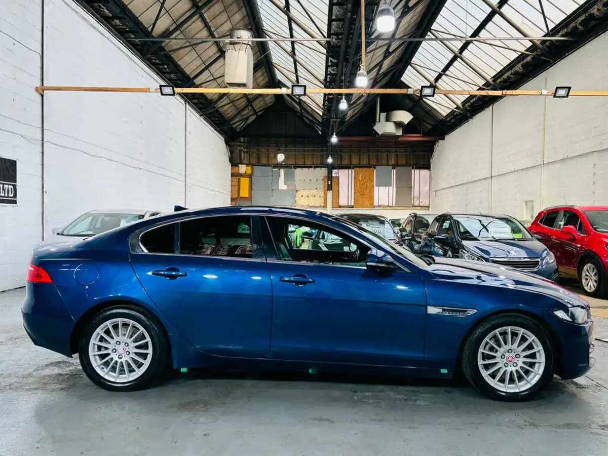 2015-jaguar-xe-20td-prestige-163ps-auto-big-7