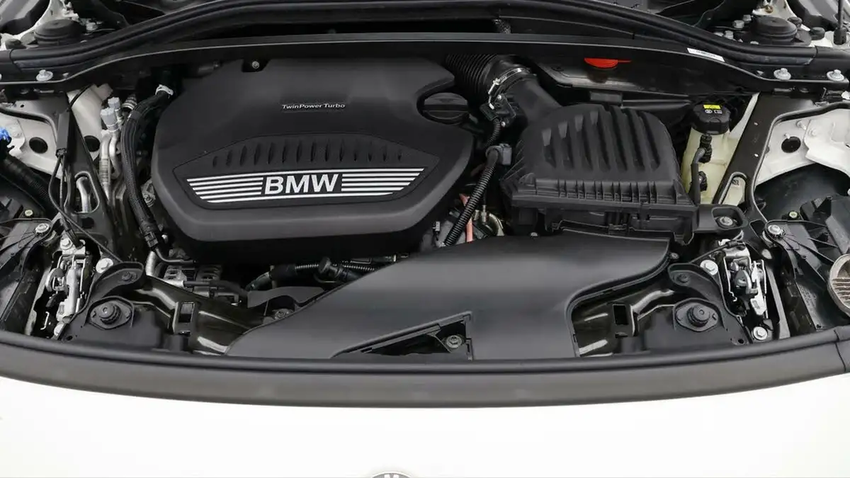 2021-bmw-1-series-20td-120d-xdrive-sport-lcp-big-18