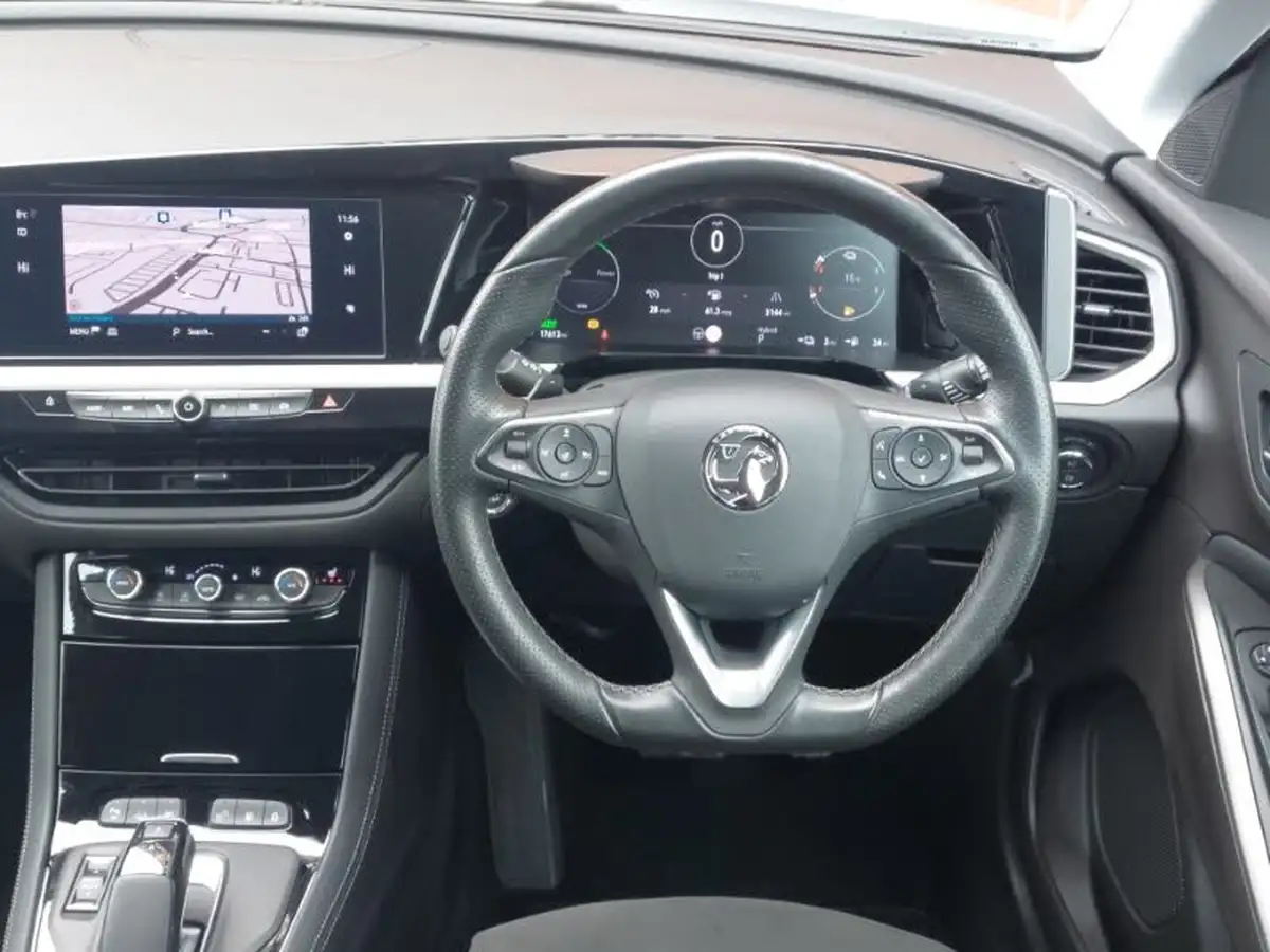 2023-vauxhall-grandland-16-gse-big-6