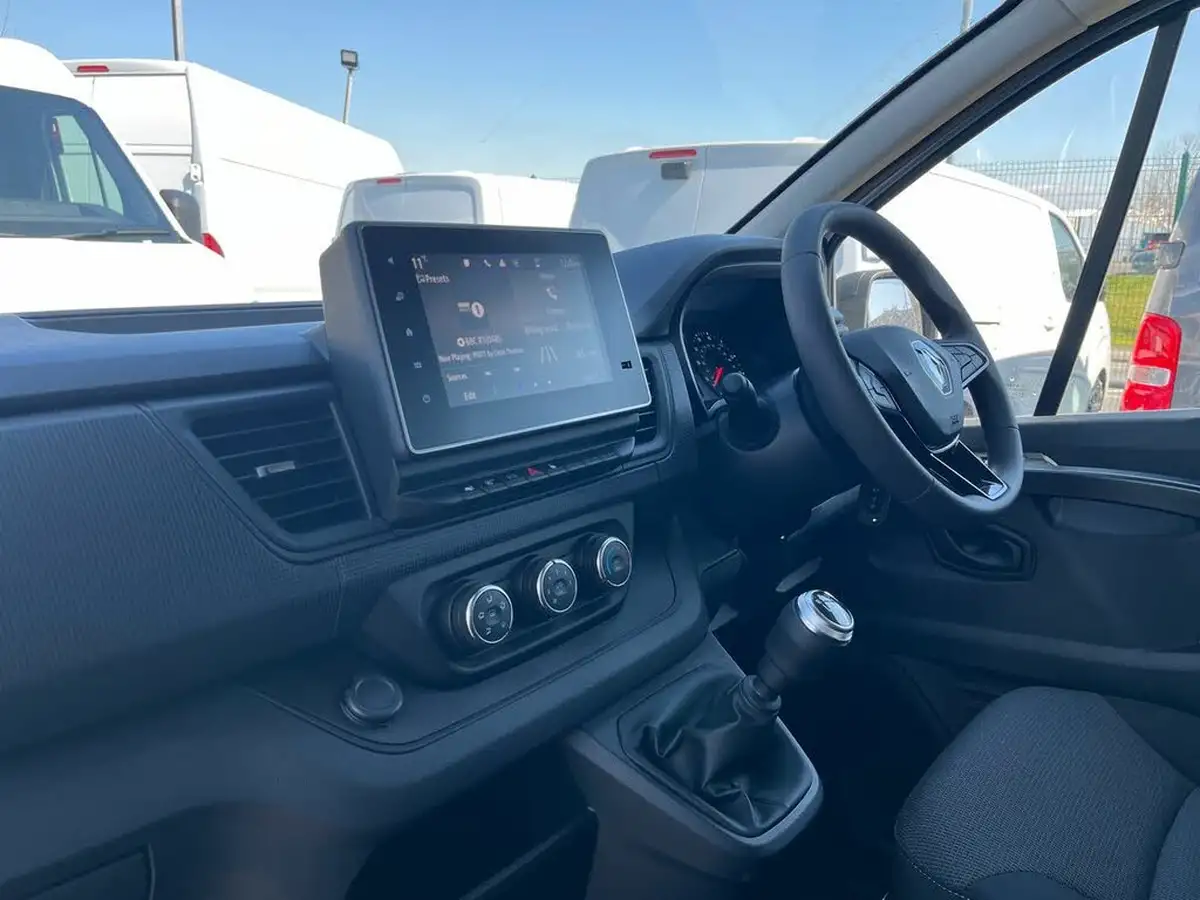 2025-renault-trafic-20dci-ll30-130-advance-panel-big-8