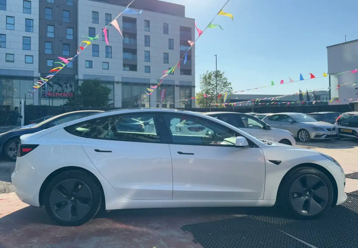 2023-tesla-model-3-e-rwd-241bhp-big-12
