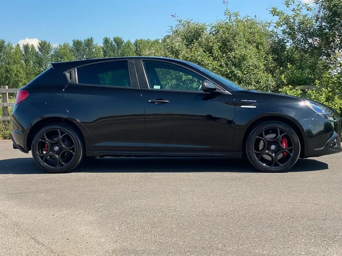 2020-alfa-romeo-giulietta-20jtdm-2-veloce-big-15
