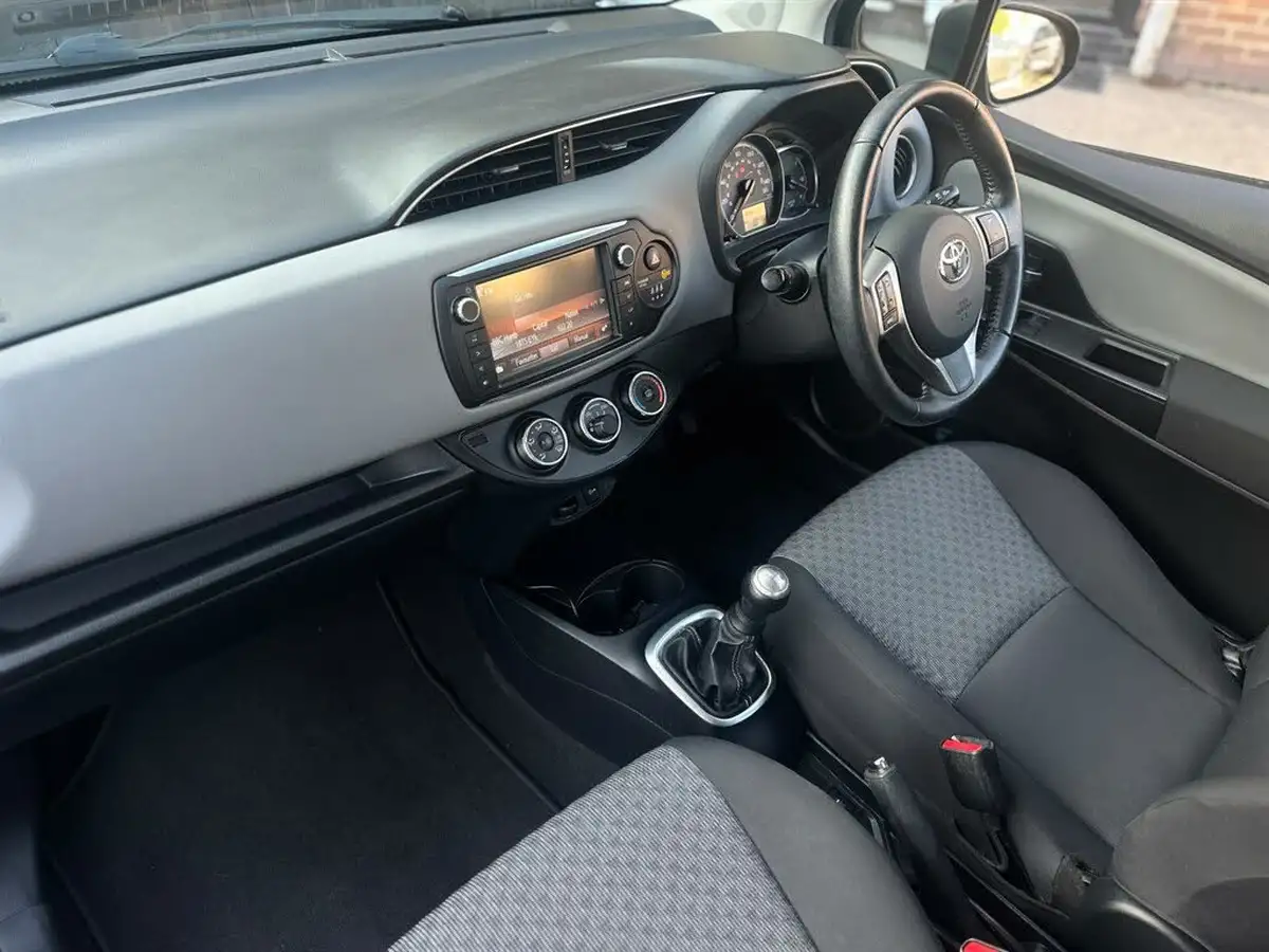 2015-toyota-yaris-10-icon-3d-big-20