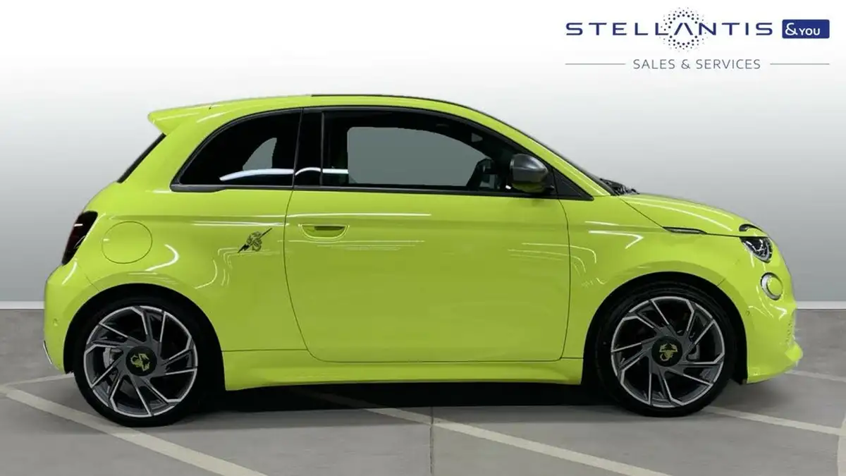 2023-abarth-500-e-500e-turismo-big-1