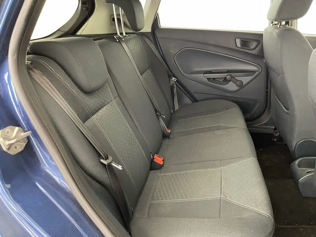 2010-ford-fiesta-14td-titanium-5d-1399cc-big-7