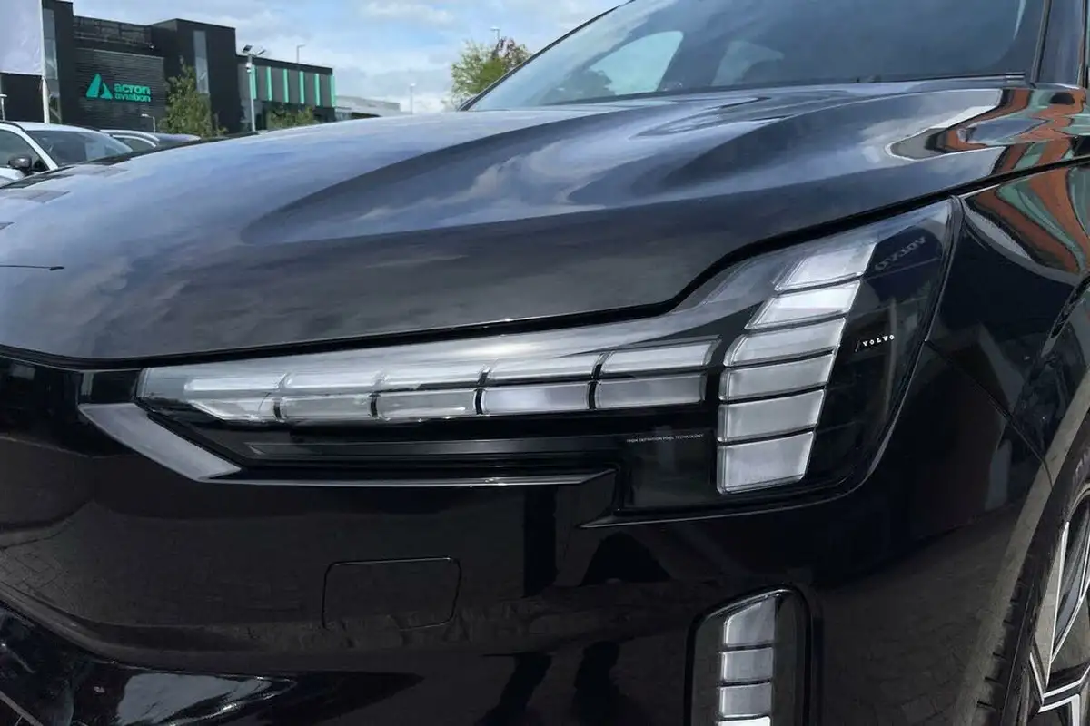 2025-volvo-ex90-e-twin-motor-performance-ultra-big-13