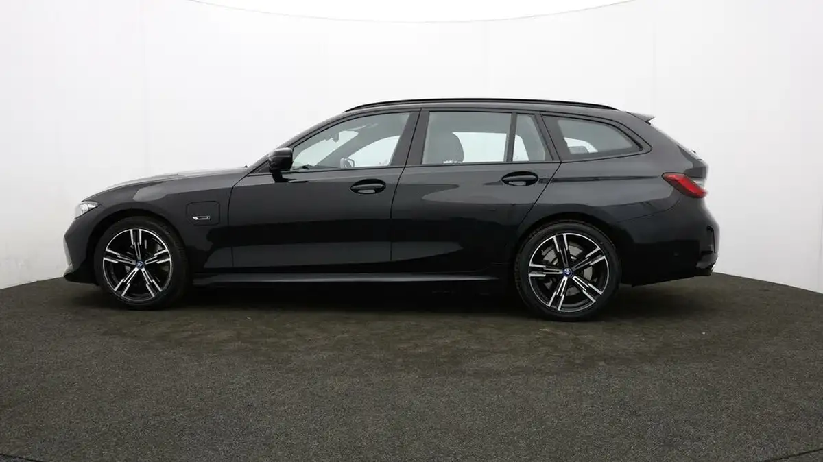 2022-bmw-3-series-20-330e-m-sport-touring-5d-big-67