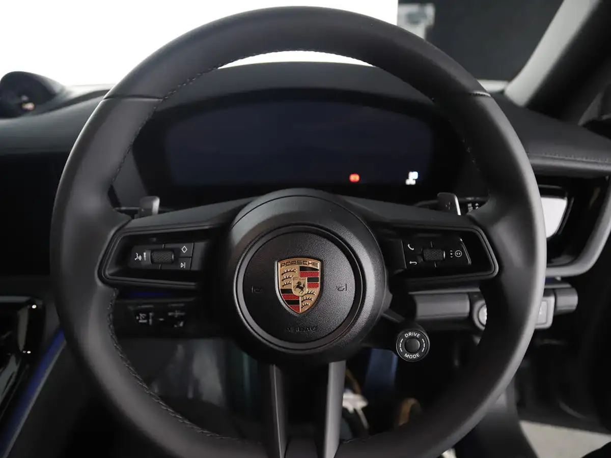 2025-porsche-panamera-30-4-e-hybrid-470ps-hatchback-big-10