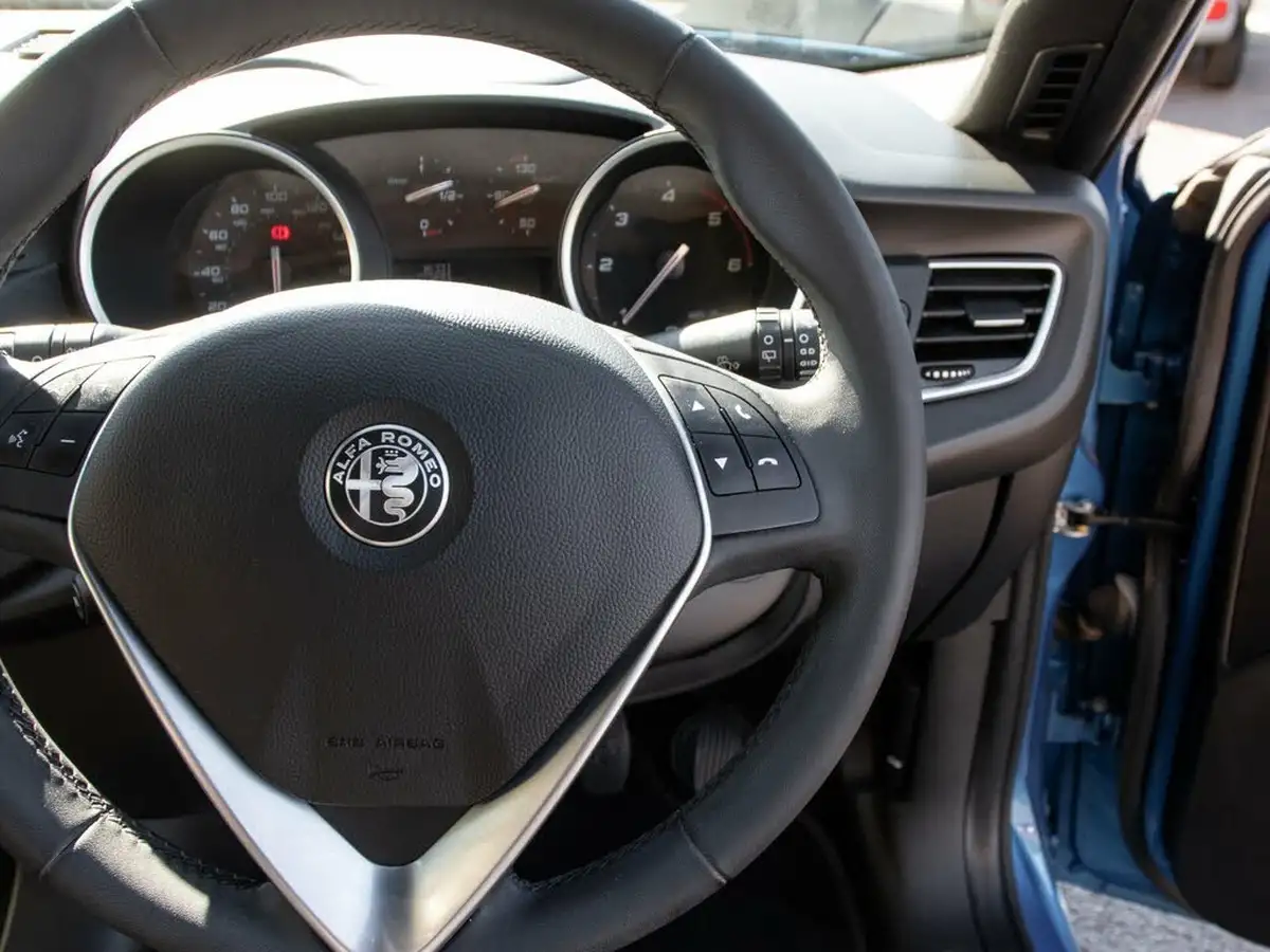 2019-alfa-romeo-giulietta-16jtdm-2-sport-big-19