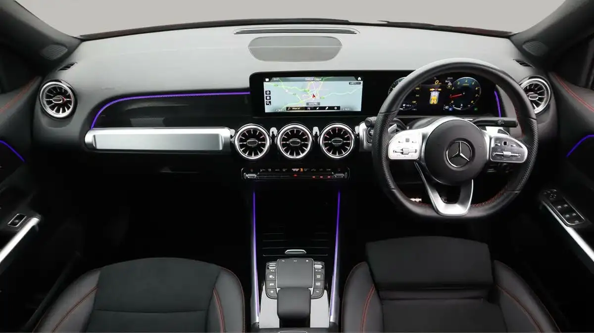 2022-mercedes-benz-glb-class-13-glb200-amg-line-premium-7g-tronic-big-13