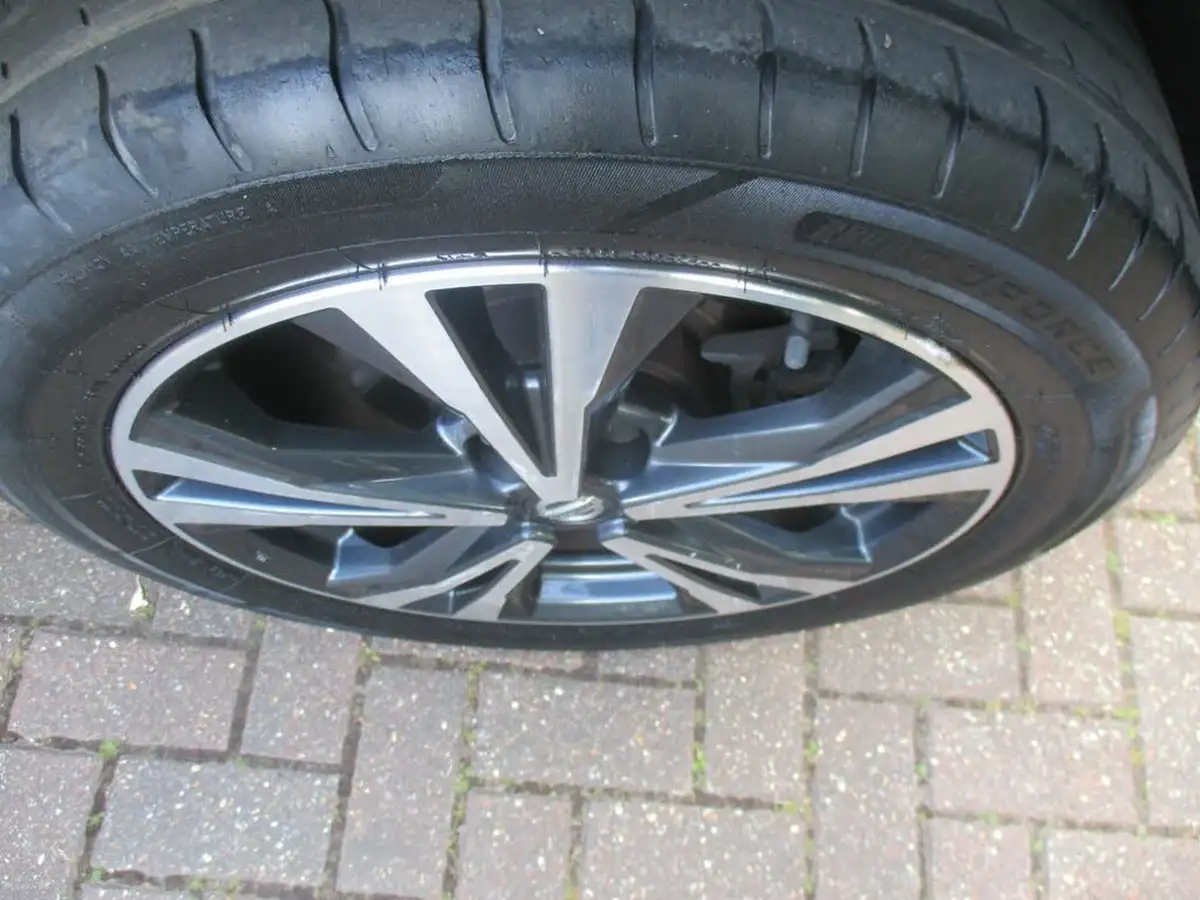 2017-nissan-qashqai-12-dig-t-n-connecta-big-63
