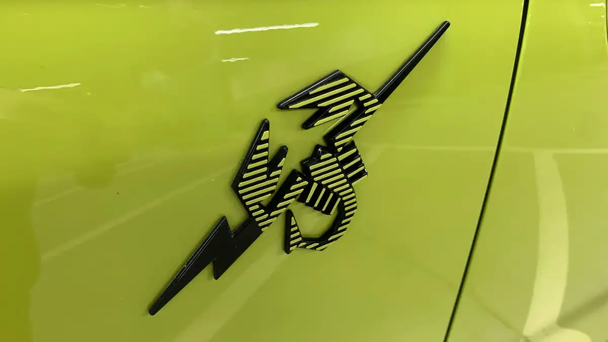 2023-abarth-500-e-500e-turismo-big-53