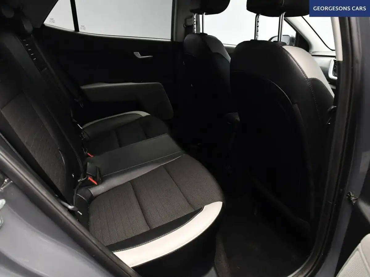 2022-kia-stonic-10-t-gdi-connect-dct-big-14