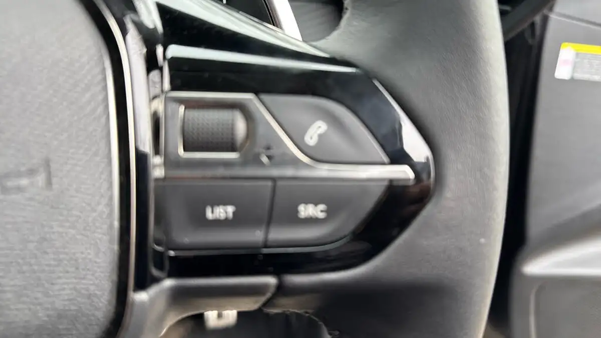 2023-peugeot-208-12-puretech-allure-premium-130ps-eat8-big-23