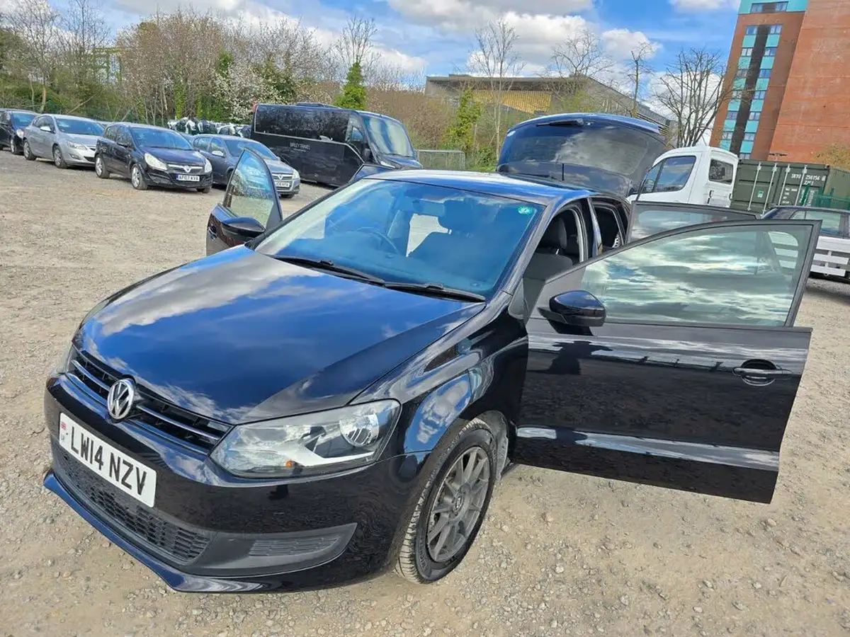 2014-volkswagen-polo-big-10