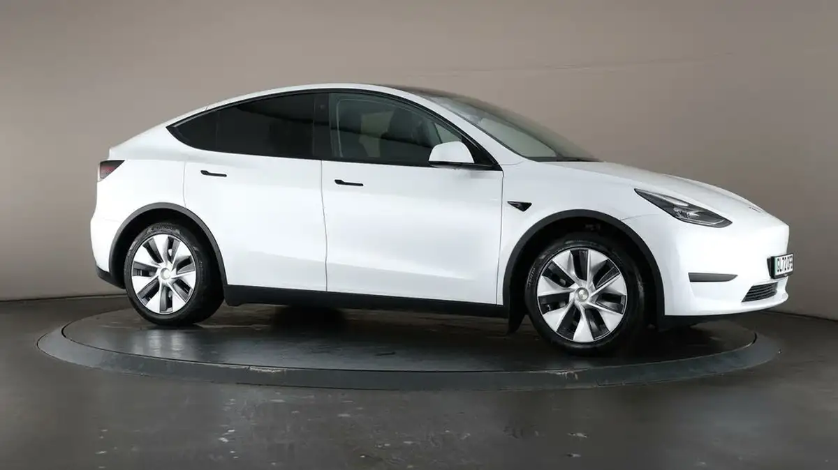 2022-tesla-model-y-e-rwd-big-56