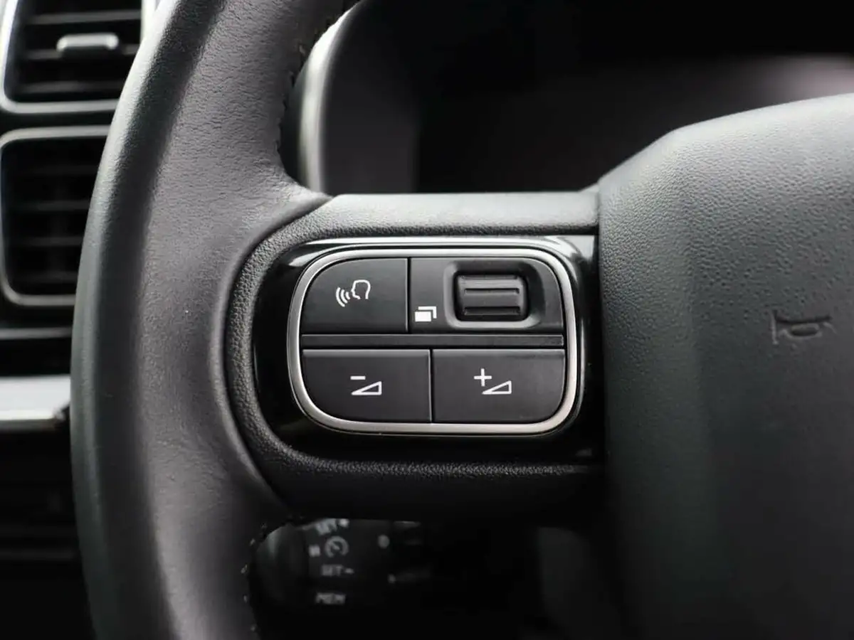 2021-citroen-c5-aircross-12-puretech-shine-big-24