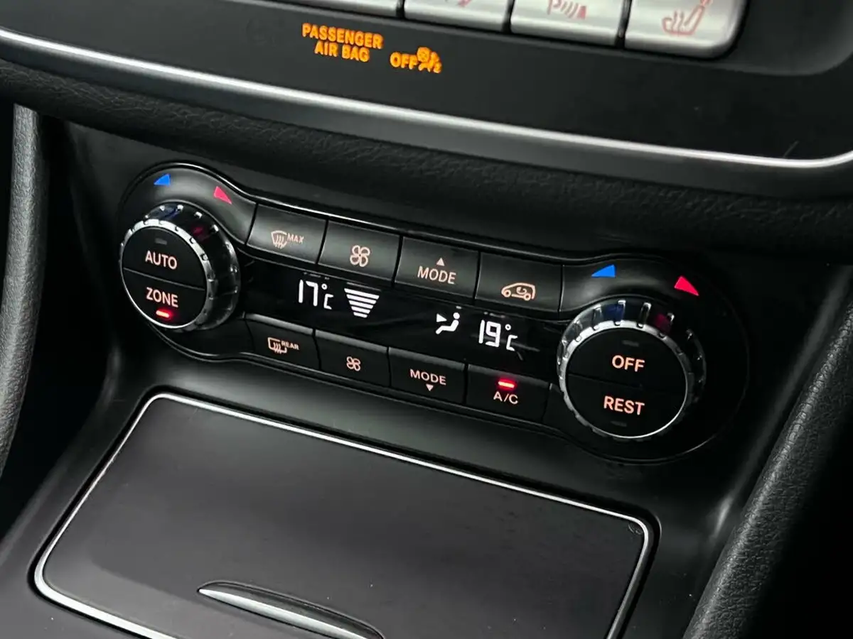 2019-mercedes-benz-gla-class-16-gla-200-sport-premium-plusss-7g-dct-big-36