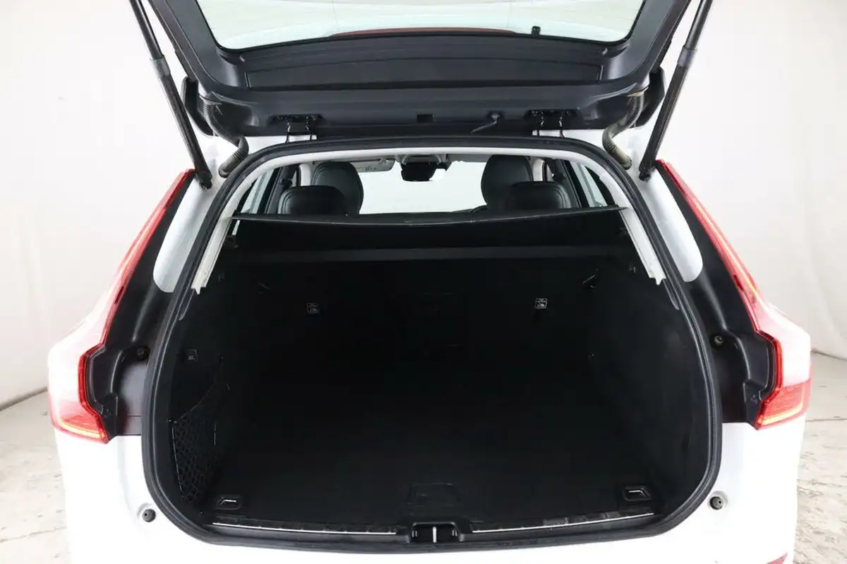 2020-volvo-xc60-20td-d4-momentum-big-11